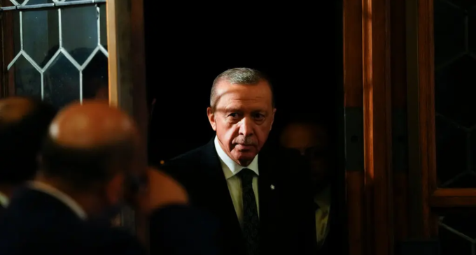 Turquia permite penas de prisão para o que ela considere “fake news”