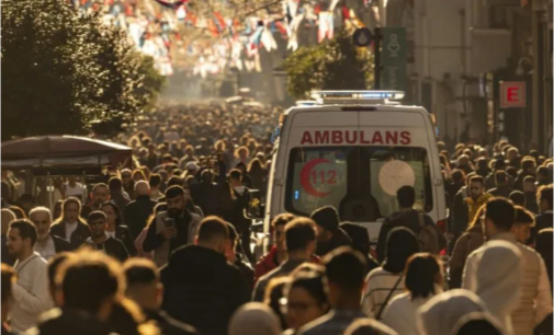 “Esperança perdida”: Inflação e abuso forçam os médicos a deixar a Turquia