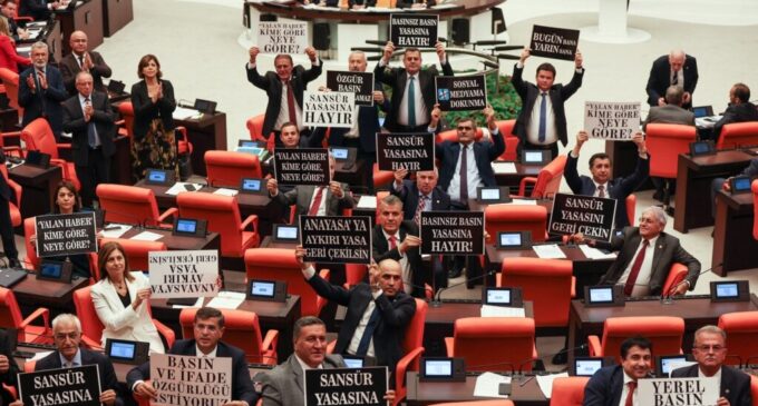 “Vontade Pública Será Silenciada” pela Proposta de Lei de Desinformação da Turquia