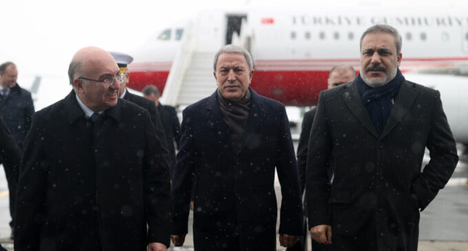 Ministros da Defesa da Turquia, Síria e Rússia se reúnem para as primeiras conversações desde 2011