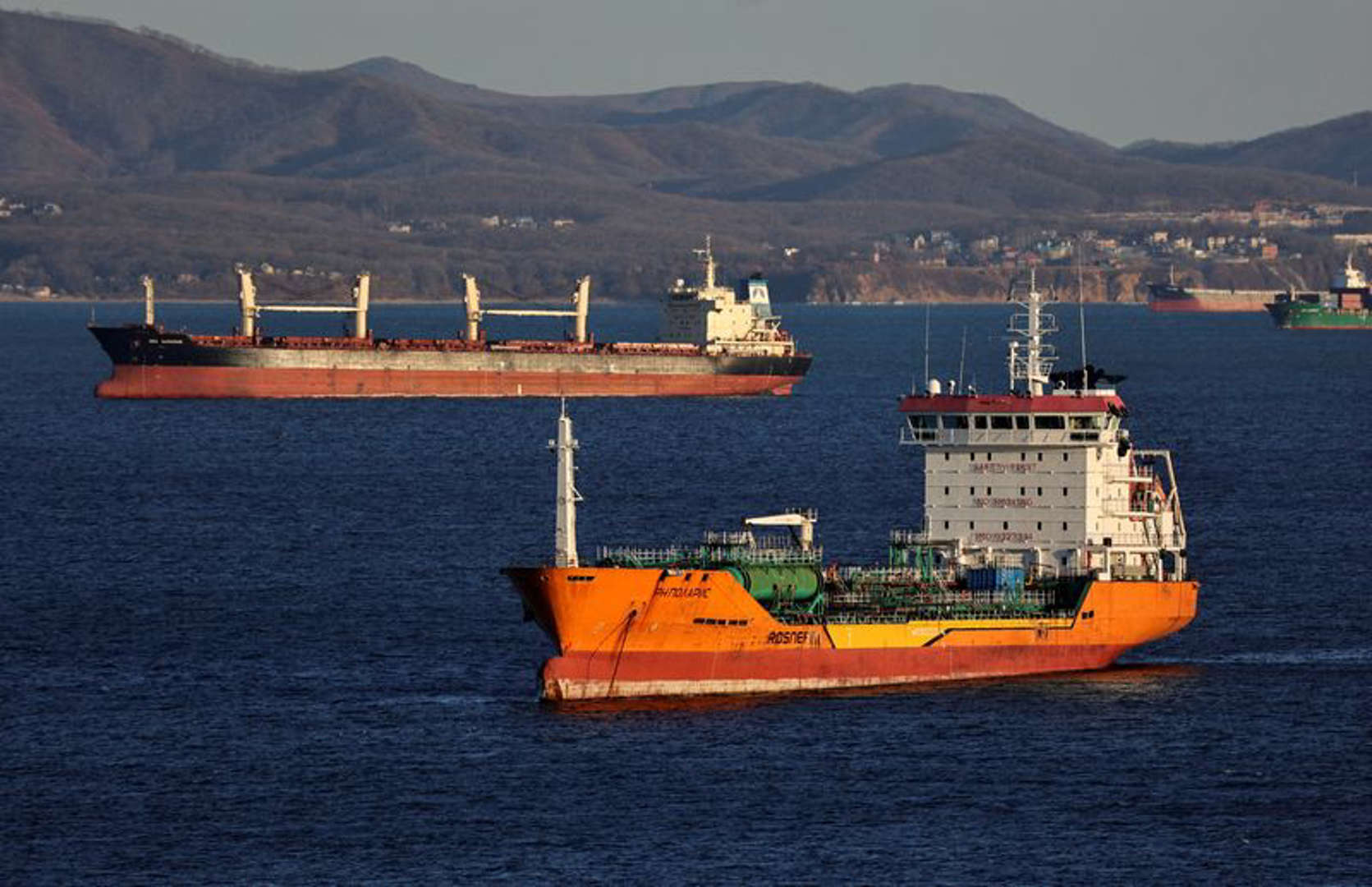 navios-petroleiros-russos-fila-espera-estreitos-turcos-enfrentam-mais-atrasos