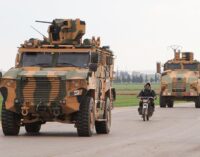 Veículo militar turco atropela mulher e criança na Síria