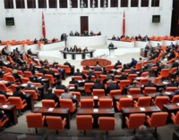 AKP e MHP rejeitam moção para investigar supostas relações do Estado com grupos criminosos