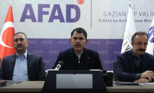 Ministro turco promete rápida reconstrução após o terremoto
