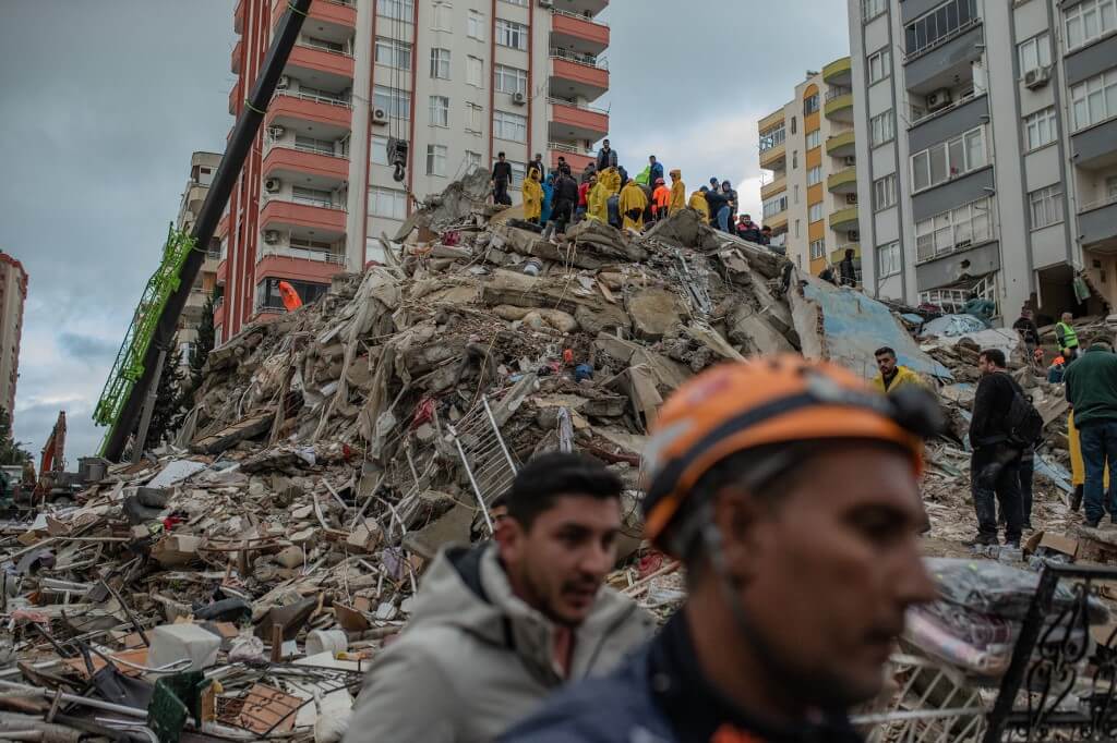 mortes-ultrapassam-11200-turquia-siria-devido-terremoto