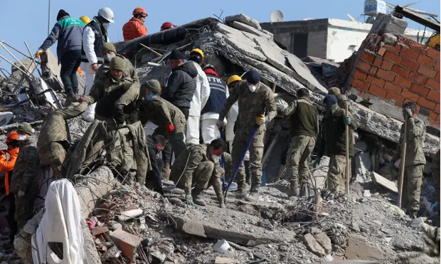 opiniao-observer-resposta-inadequada-terremoto-parte-governos-turco-sirio
