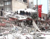 Terremoto na Turquia: Momentos dramáticos do primeiro terremoto em vídeo 