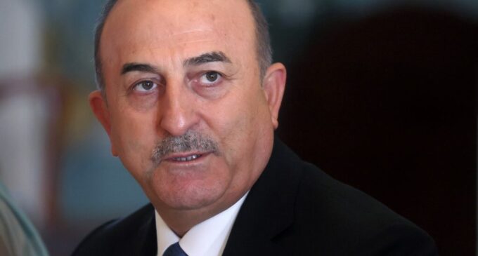 Ministro das Relações Exteriores da Turquia, Çavuşoğlu, visitará Egito para melhorar relações 