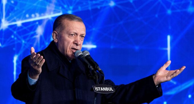 Erdogan tenta salvar credibilidade econômica antes das eleições na Turquia 