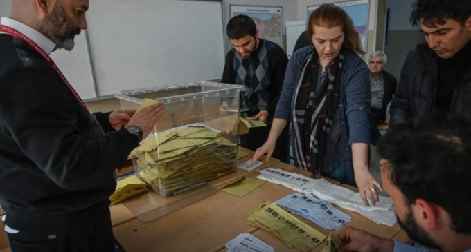 Membros de partido de extrema direita substituirão partido pró-curdo no monitoramento da votação fora da Turquia