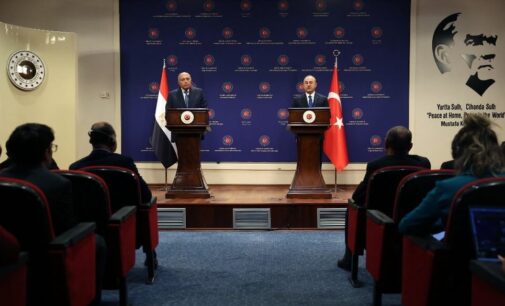 Egito insta Turquia a se retirar da Síria